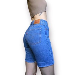 Levi’s 501 mid thigh jean short